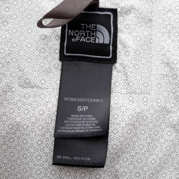 **SOLD**The North Face White Raincoat S - Picture 2 of 6